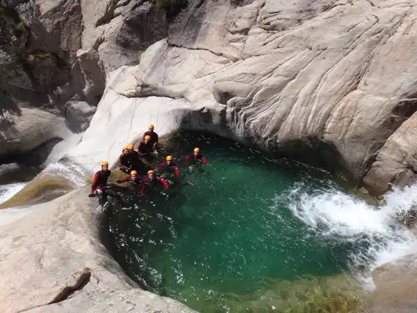 Canyoning Purcaraccia - Baignade dans les vasques cristallines